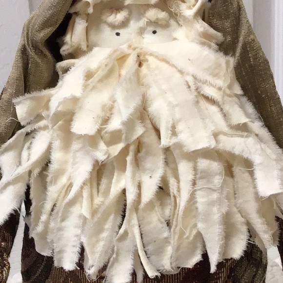 VINTAGE HANDMADE TAPESTRY SANTA 13” - Picture 6 of 6